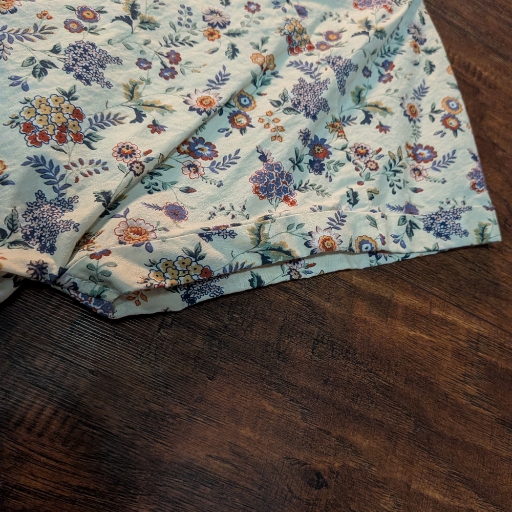 Hotouch Women's Short Sleeve Floral Button-Up (XL) - Picture 6 of 9